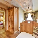 Miravidi A Cervinia Otel 3*