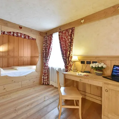 Готель Miravidi A Cervinia Брей-Червінія