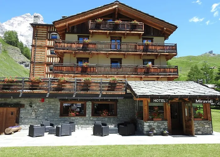 ホテル Miravidi A Cervinia 3*